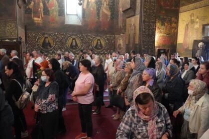 Rugăciune şi filantropie în Duminica videcării slăbănogului de la Vitezda – fotografia 17