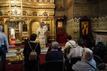 Rugăciune şi filantropie în Duminica videcării slăbănogului de la Vitezda – fotografia 18