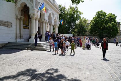 Rugăciune şi filantropie în Duminica videcării slăbănogului de la Vitezda – fotografia 46