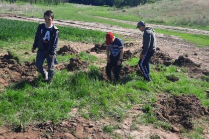 Campanie de împădurire la Mănăstirea Cârlomănești din județul Galați – fotografia 11