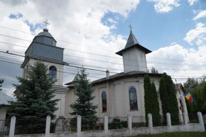 Peste 200 de copii au participat la Campionatul şcolar de fotbal „Tinereţe şi credinţă“ în Protopopiatul Nicoreşti – fotografia 1