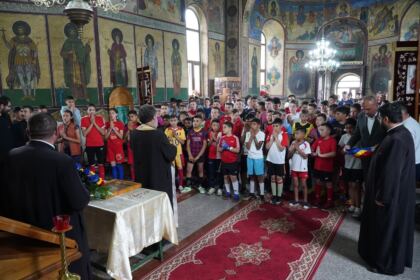 Peste 200 de copii au participat la Campionatul şcolar de fotbal „Tinereţe şi credinţă“ în Protopopiatul Nicoreşti – fotografia 9