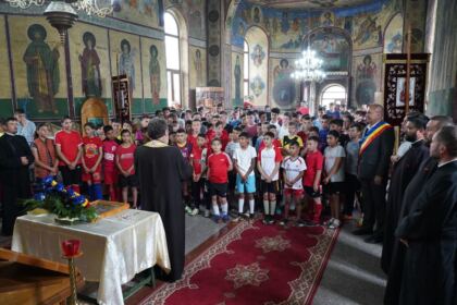 Peste 200 de copii au participat la Campionatul şcolar de fotbal „Tinereţe şi credinţă“ în Protopopiatul Nicoreşti – fotografia 10