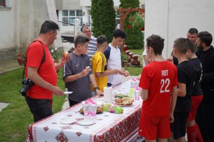 Peste 200 de copii au participat la Campionatul şcolar de fotbal „Tinereţe şi credinţă“ în Protopopiatul Nicoreşti – fotografia 13