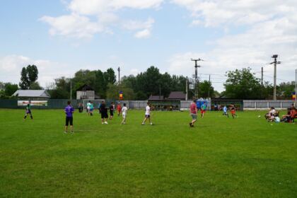 Peste 200 de copii au participat la Campionatul şcolar de fotbal „Tinereţe şi credinţă“ în Protopopiatul Nicoreşti – fotografia 20