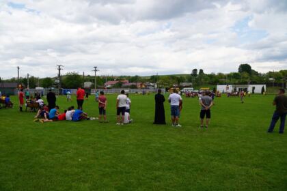 Peste 200 de copii au participat la Campionatul şcolar de fotbal „Tinereţe şi credinţă“ în Protopopiatul Nicoreşti – fotografia 21
