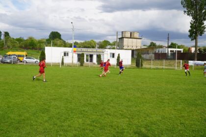 Peste 200 de copii au participat la Campionatul şcolar de fotbal „Tinereţe şi credinţă“ în Protopopiatul Nicoreşti – fotografia 26