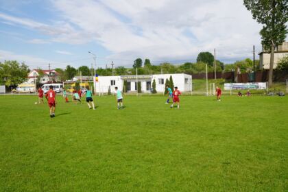 Peste 200 de copii au participat la Campionatul şcolar de fotbal „Tinereţe şi credinţă“ în Protopopiatul Nicoreşti – fotografia 27