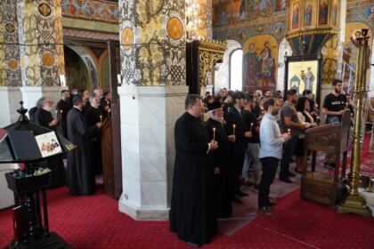 Întrunire consultativă cu tinerii din parohiile gălăţene – fotografia 9