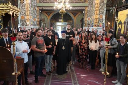 Întrunire consultativă cu tinerii din parohiile gălăţene – fotografia 18