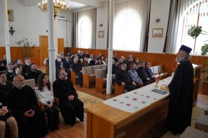 Întrunire consultativă cu tinerii din parohiile gălăţene – fotografia 27