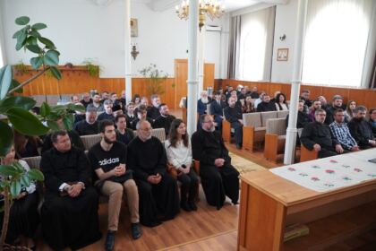 Întrunire consultativă cu tinerii din parohiile gălăţene – fotografia 28