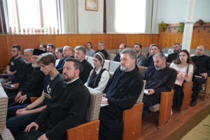 Întrunire consultativă cu tinerii din parohiile gălăţene – fotografia 36