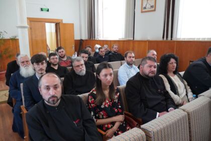Întrunire consultativă cu tinerii din parohiile gălăţene – fotografia 37