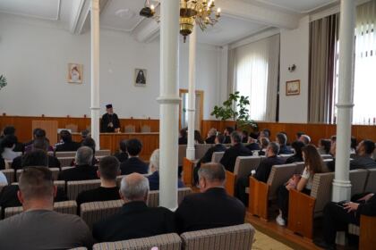 Întrunire consultativă cu tinerii din parohiile gălăţene – fotografia 39