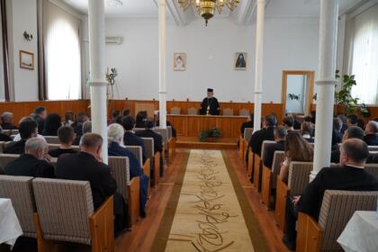 Întrunire consultativă cu tinerii din parohiile gălăţene – fotografia 40