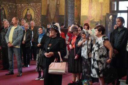 Duminica vindecării orbului din naştere la Catedrala Arhiepiscopală din Galaţi – fotografia 6