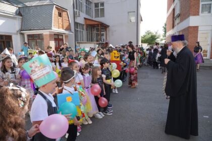 Zi de sărbătoare şi de bucurie pentru elevii seminarişti gălăţeni – fotografia 3