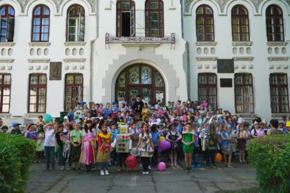 Zi de sărbătoare şi de bucurie pentru elevii seminarişti gălăţeni – fotografia 11