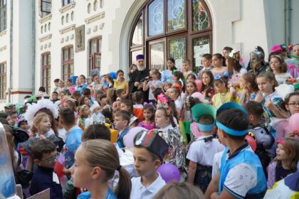 Zi de sărbătoare şi de bucurie pentru elevii seminarişti gălăţeni – fotografia 14