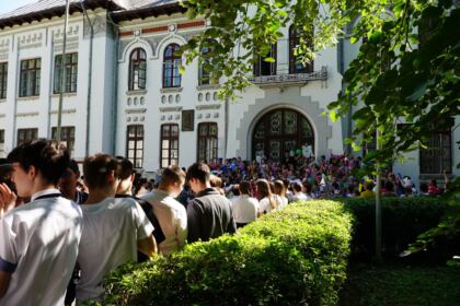 Zi de sărbătoare şi de bucurie pentru elevii seminarişti gălăţeni – fotografia 15