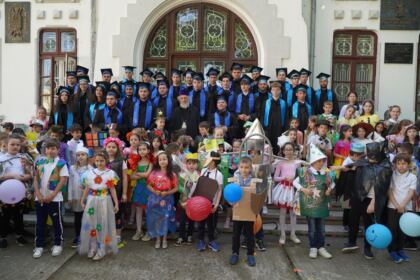 Zi de sărbătoare şi de bucurie pentru elevii seminarişti gălăţeni – fotografia 20