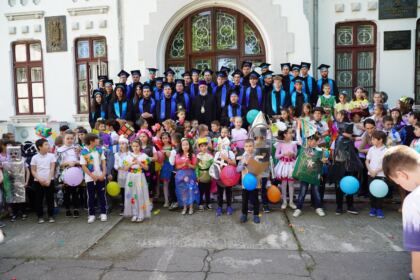 Zi de sărbătoare şi de bucurie pentru elevii seminarişti gălăţeni – fotografia 21