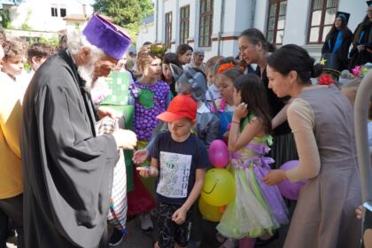 Zi de sărbătoare şi de bucurie pentru elevii seminarişti gălăţeni – fotografia 22