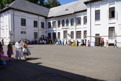 Zi de sărbătoare şi de bucurie pentru elevii seminarişti gălăţeni – fotografia 25