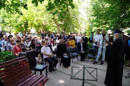 Zi de sărbătoare şi de bucurie pentru elevii seminarişti gălăţeni – fotografia 33