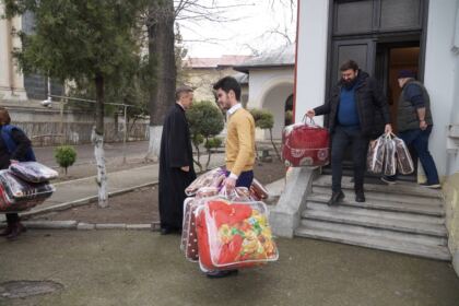 Activităţi pentru sprijinirea refugiaţilor din Ucraina – fotografia 1