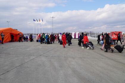 Activităţi pentru sprijinirea refugiaţilor din Ucraina – fotografia 10