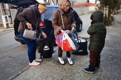Parohia „Sf. Filofteia“ din Brăila sprijină refugiaţii din Ucraina – fotografia 3