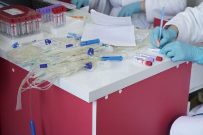 Preoţii din Protopopiatul Brăila au donat sânge pentru semenii aflaţi în suferinţă – fotografia 5