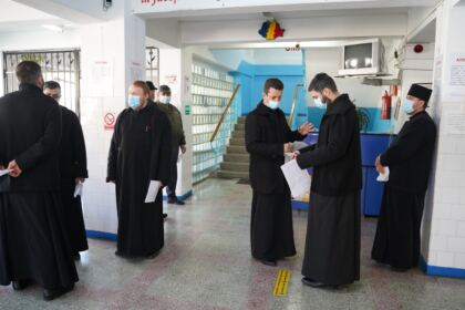 În Arhiepiscopia Dunării de Jos continuă campanie de donare de sânge – fotografia 5
