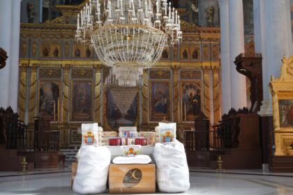 Două parohii brăilene au oferit daruri Spitalului de Obstetrică şi Ginecologie din Brăila – fotografia 3