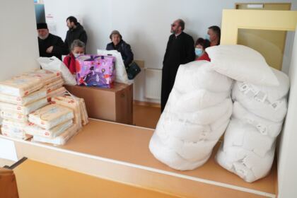 Două parohii brăilene au oferit daruri Spitalului de Obstetrică şi Ginecologie din Brăila – fotografia 11