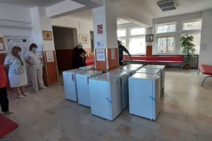 Două parohii brăilene au oferit daruri Spitalului de Obstetrică şi Ginecologie din Brăila – fotografia 15