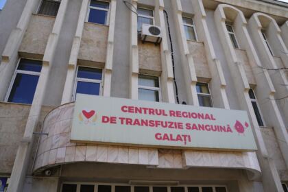 O nouă acţiune de donare de sânge a preoţilor şi tinerilor tecuceni – fotografia 3