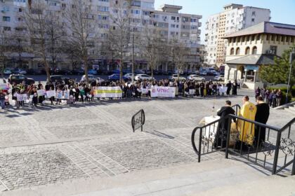 „Marşul pentru viaţă“ în Arhiepiscopia Dunării de Jos – fotografia 19