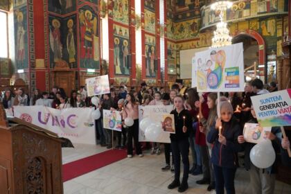 „Marşul pentru viaţă“ în Arhiepiscopia Dunării de Jos – fotografia 27