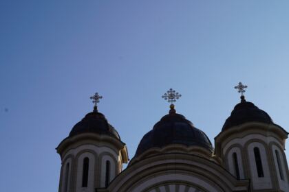 Rugăciune şi filantropie în Duminica Sfintei Cruci la Galaţi – fotografia 2