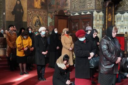 Rugăciune şi filantropie în Duminica Sfintei Cruci la Galaţi – fotografia 22