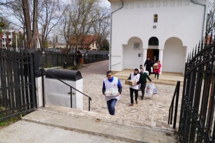 Rugăciune şi filantropie în Duminica Sfintei Cruci la Galaţi – fotografia 7