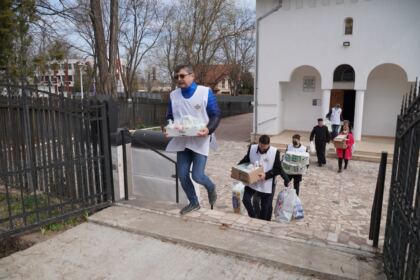Rugăciune şi filantropie în Duminica Sfintei Cruci la Galaţi – fotografia 8