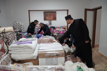 Ajutoare pentru tinerii orfani şi copiii nevoiaşi prin Centrul social „Sfântul Vasile cel Mare“ din Brăila – fotografia 16