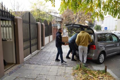 Ajutoare pentru tinerii orfani şi copiii nevoiaşi prin Centrul social „Sfântul Vasile cel Mare“ din Brăila – fotografia 18