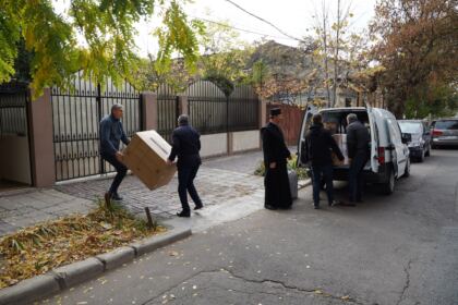 Ajutoare pentru tinerii orfani şi copiii nevoiaşi prin Centrul social „Sfântul Vasile cel Mare“ din Brăila – fotografia 22