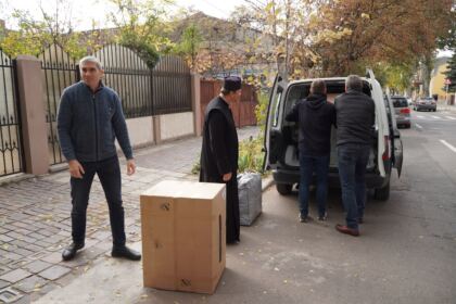 Ajutoare pentru tinerii orfani şi copiii nevoiaşi prin Centrul social „Sfântul Vasile cel Mare“ din Brăila – fotografia 23