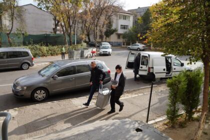 Ajutoare pentru tinerii orfani şi copiii nevoiaşi prin Centrul social „Sfântul Vasile cel Mare“ din Brăila – fotografia 31